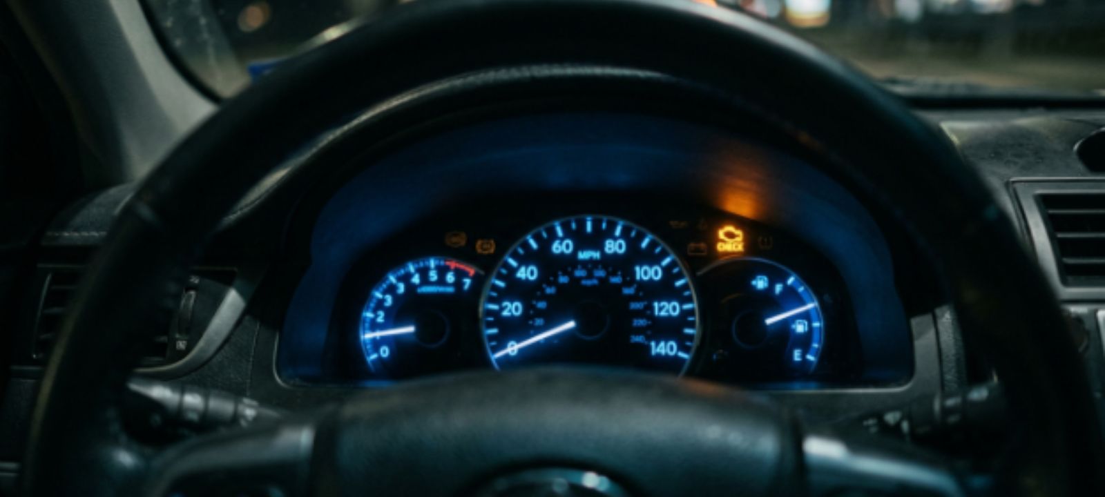 Luz do Motor Acesa: O Que Significa e Como Reagir em Moçambique