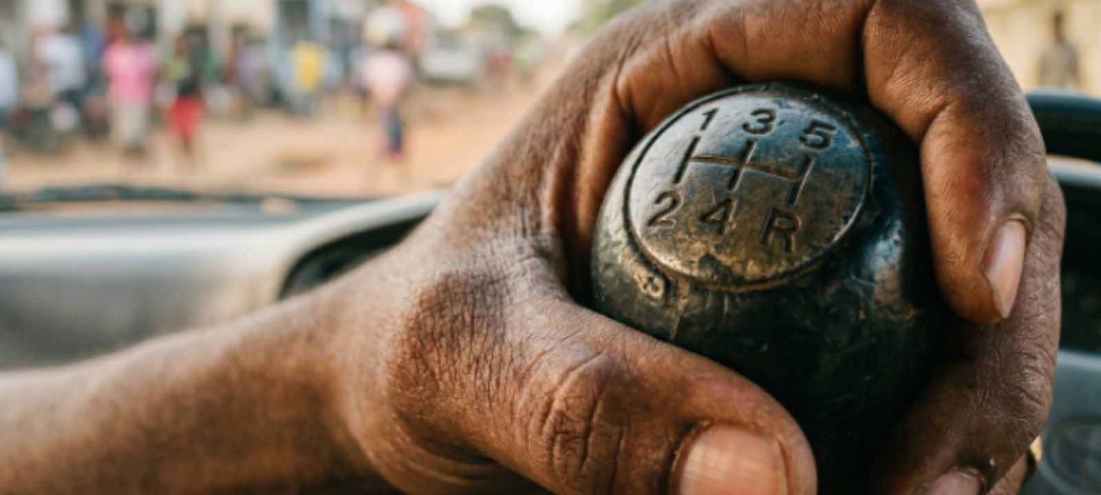 Caixa Manual em Moçambique: A Escolha que Continua a Fazer Sentido